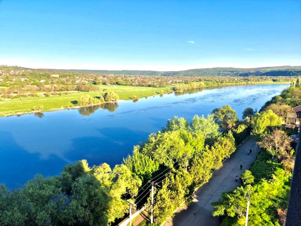 River view, Soroca