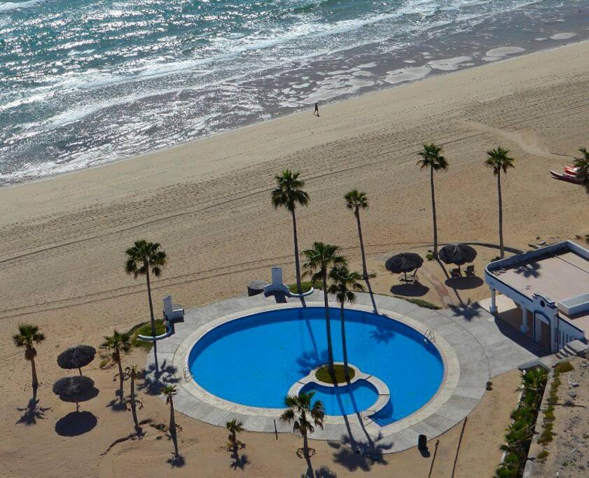 Coastal Getaway on Sandy Beach D502 Casa Blanca - 2