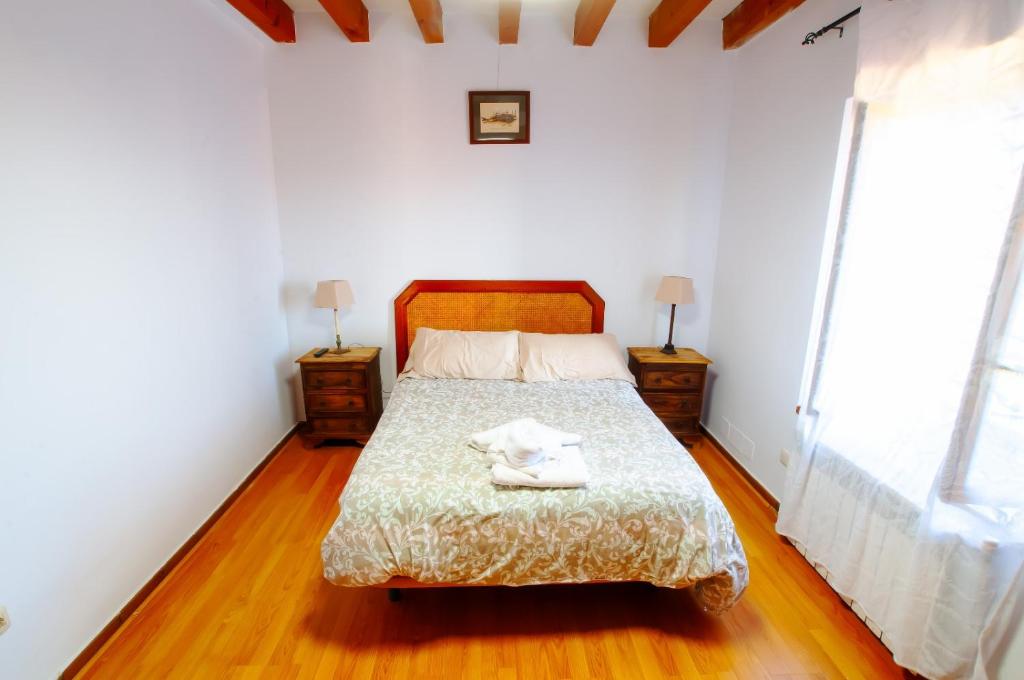 Poseidon, Robledillo de la Jara