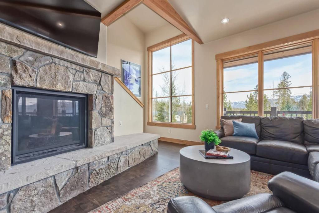 Incredible 3BR Tranquil Setting & Space to Spare, Silverthorne