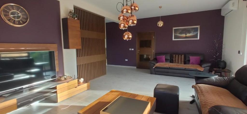 Family Villa Orange - 2