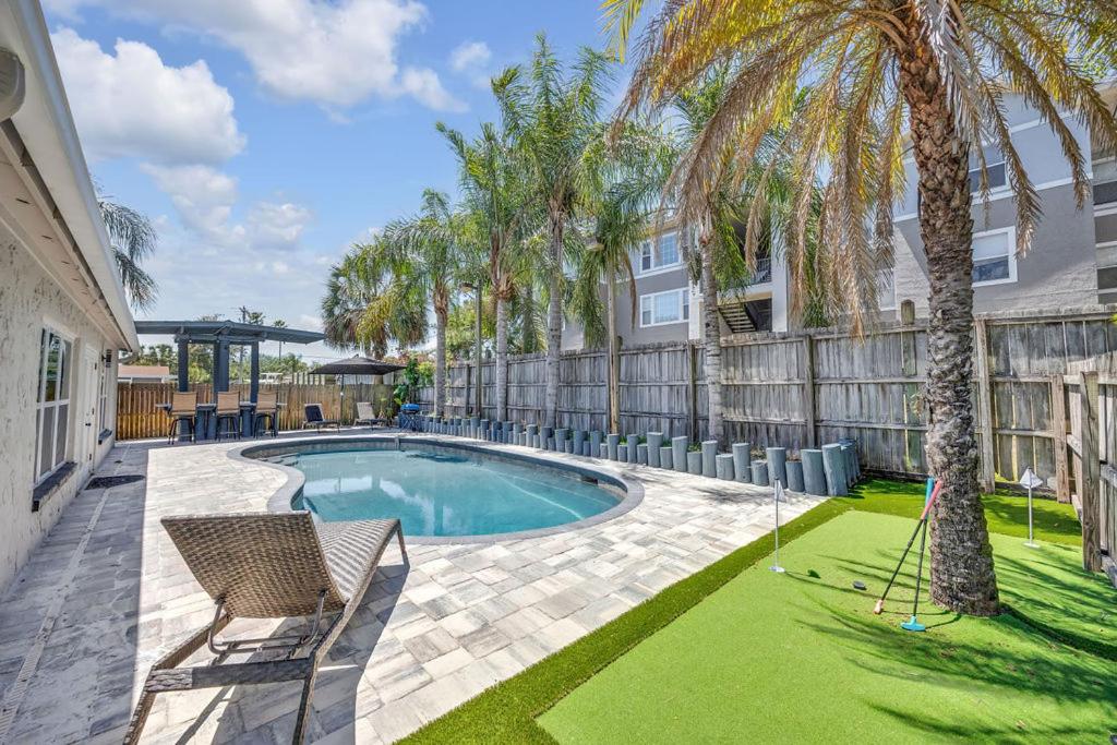 Palm Escape, Jacksonville