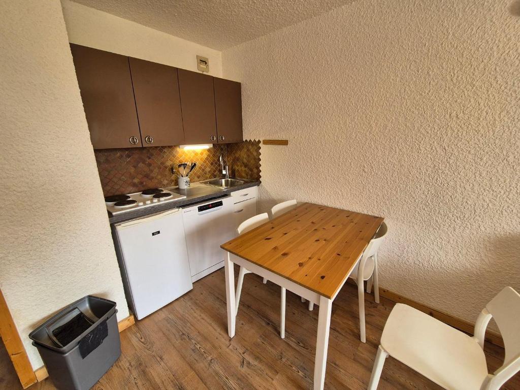 Studio fonctionnel au pied des pistes, centre station, animaux admis - FR-1-811-42 - 3
