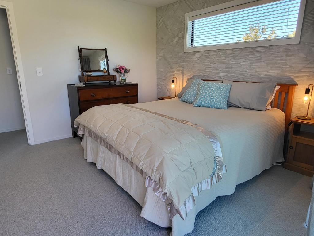 Relax on Reservoir, Oamaru