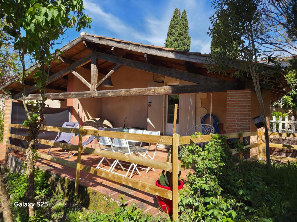 Gite pour 2 en pleine nature avec jaccuzzi, Gaillac