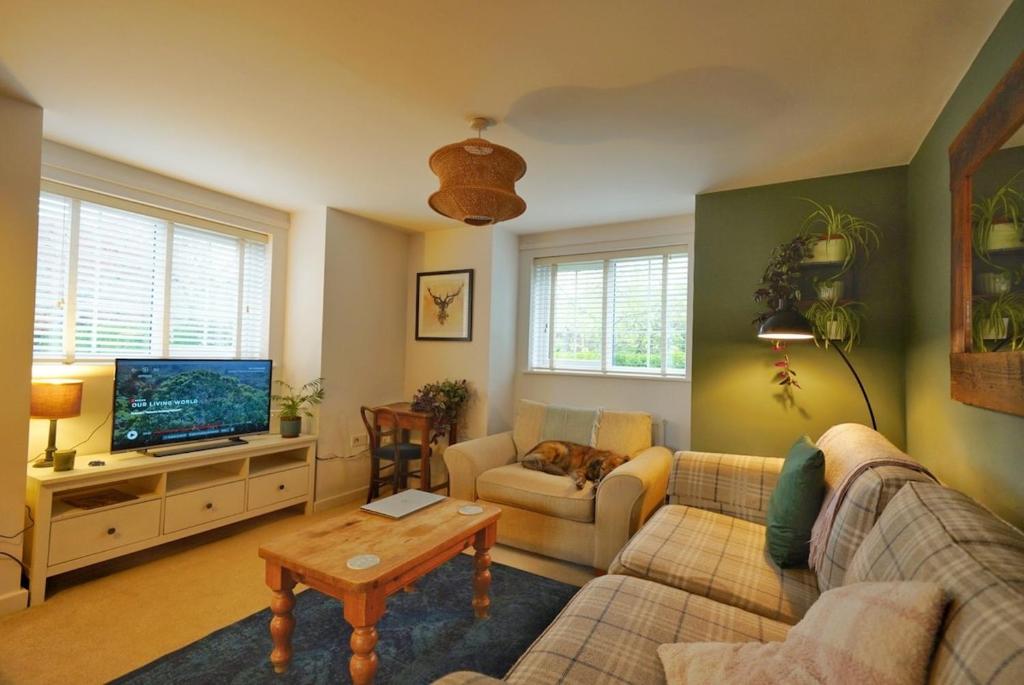 Broomfield Nook - 2 Bed Ground floor Maisonette close to Harry Potter studio tour, Abbots Langley