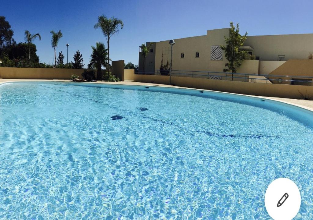 Domaine Blue Park 2 pièces, piscine, jardin privé, climatisation, parking et vue - 2