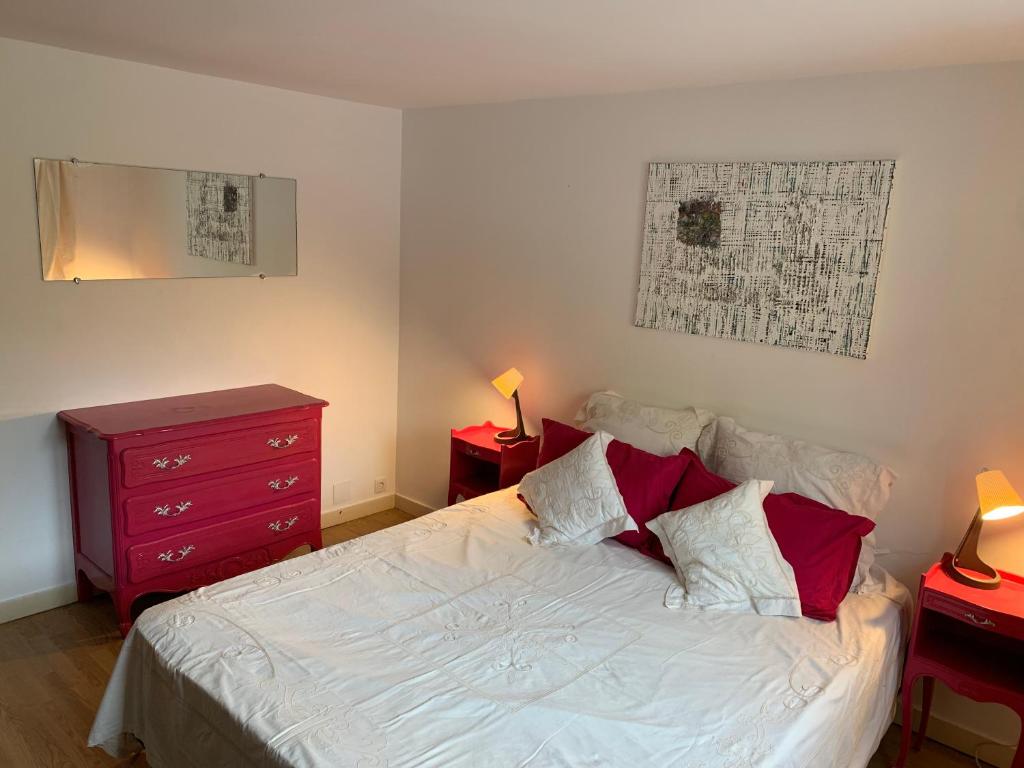 T2 en rez-de-jardin en plein coeur de la Londe les Maures - 5