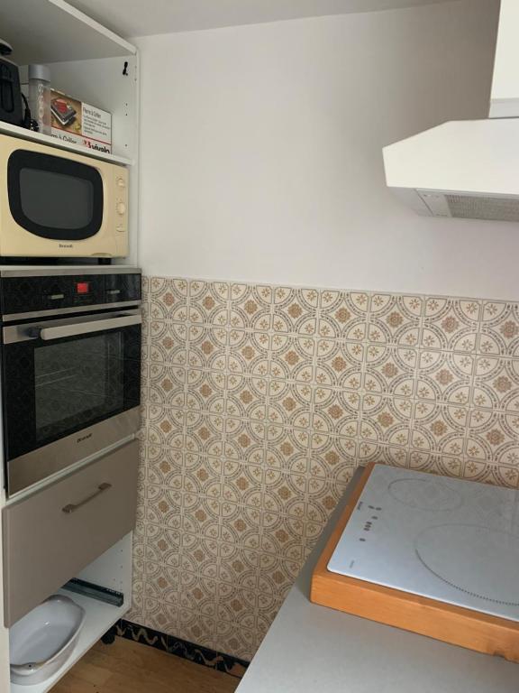 T2 en rez-de-jardin en plein coeur de la Londe les Maures - 4