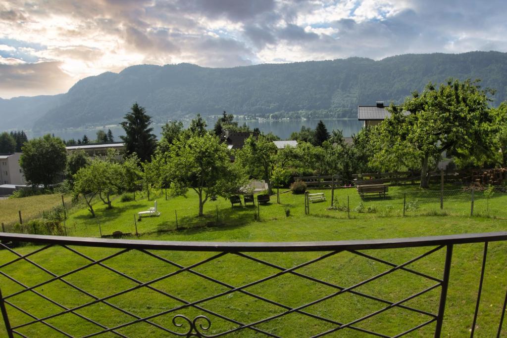 Luxescape- Seeblick- Ossiachersee- Aussicht- Natur- Radfahren- Ruhe - 1