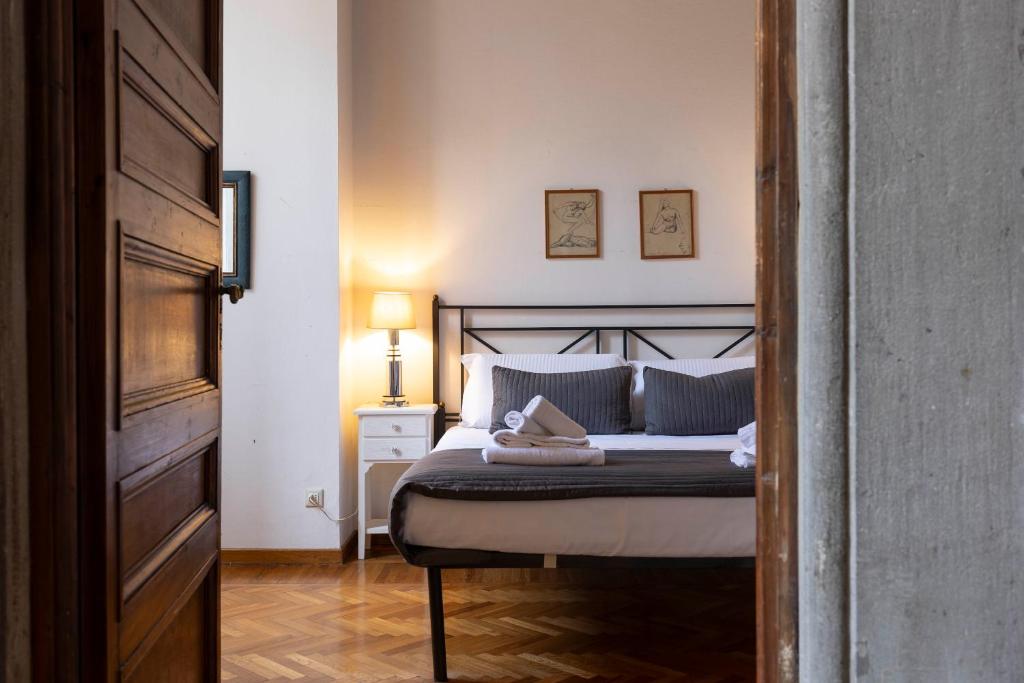 Ponte Vecchio Deluxe Apartment - 4