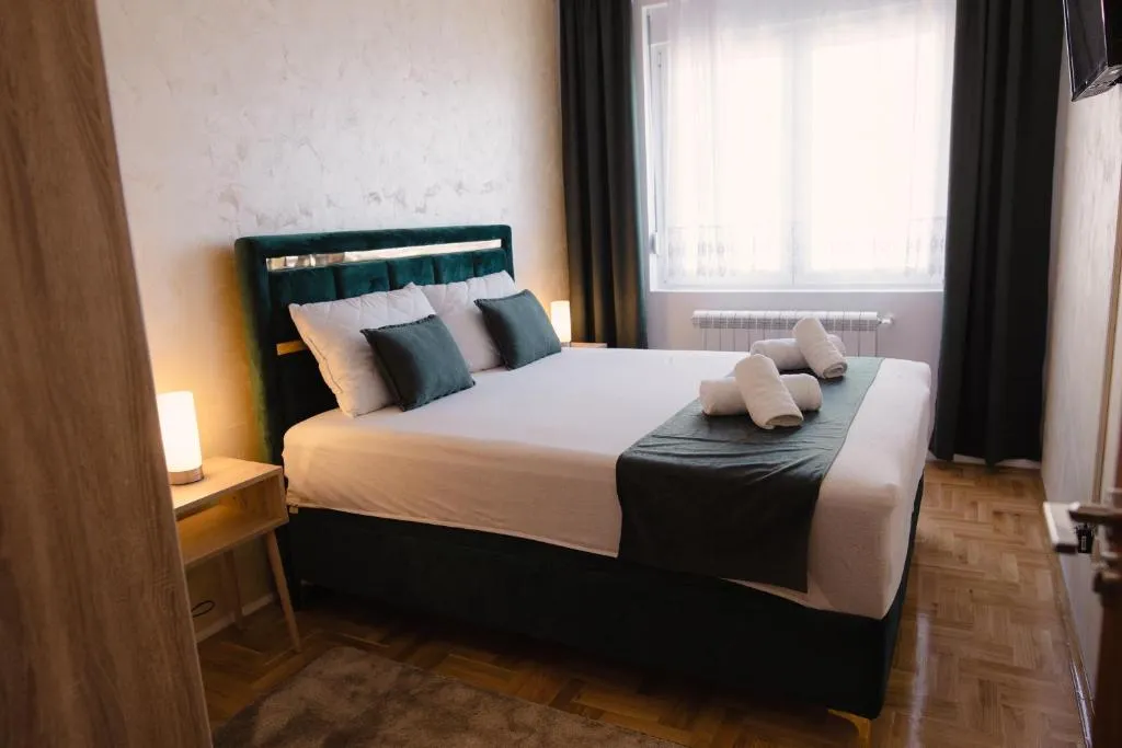 Lux 010, hotel in Pirot
