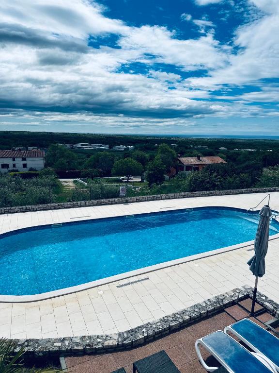 Casa Lara, Kaštelir