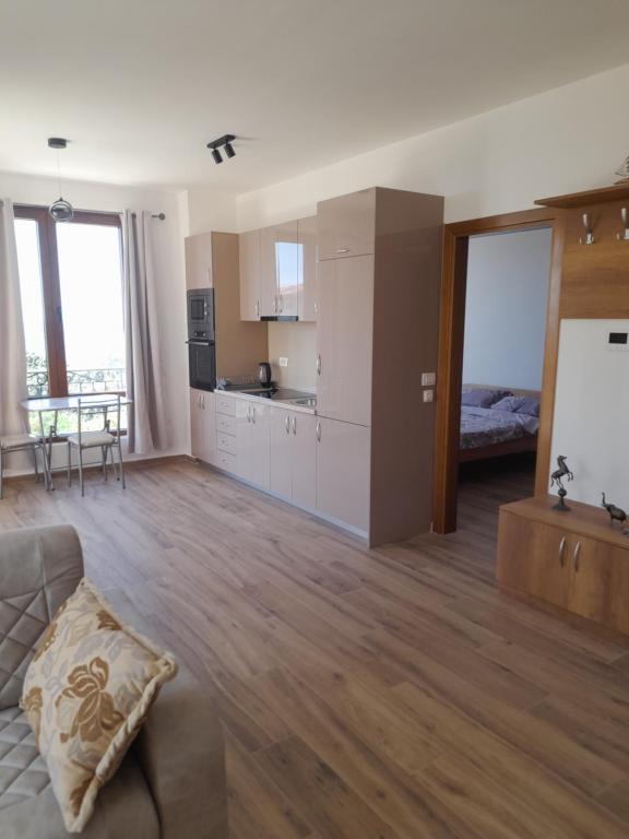 Apart SASHENKA 2, Dobra Voda