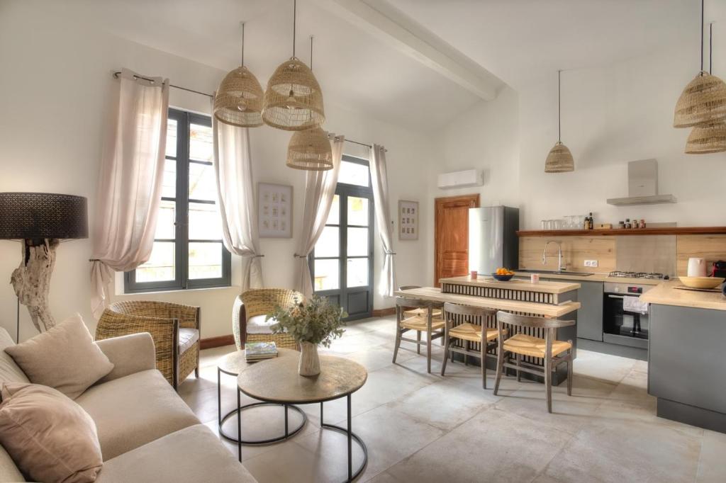 Suite côté sud avec terrasse en centre ville - 1