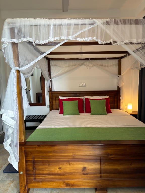 The Tide's Tale, Galle