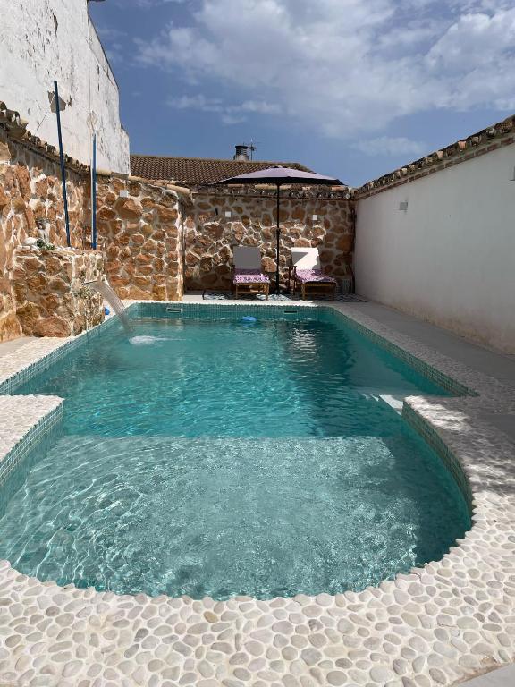 Dharmia, Almodóvar del Río