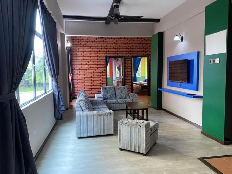 Suria Suites Apartment & Guesthouse