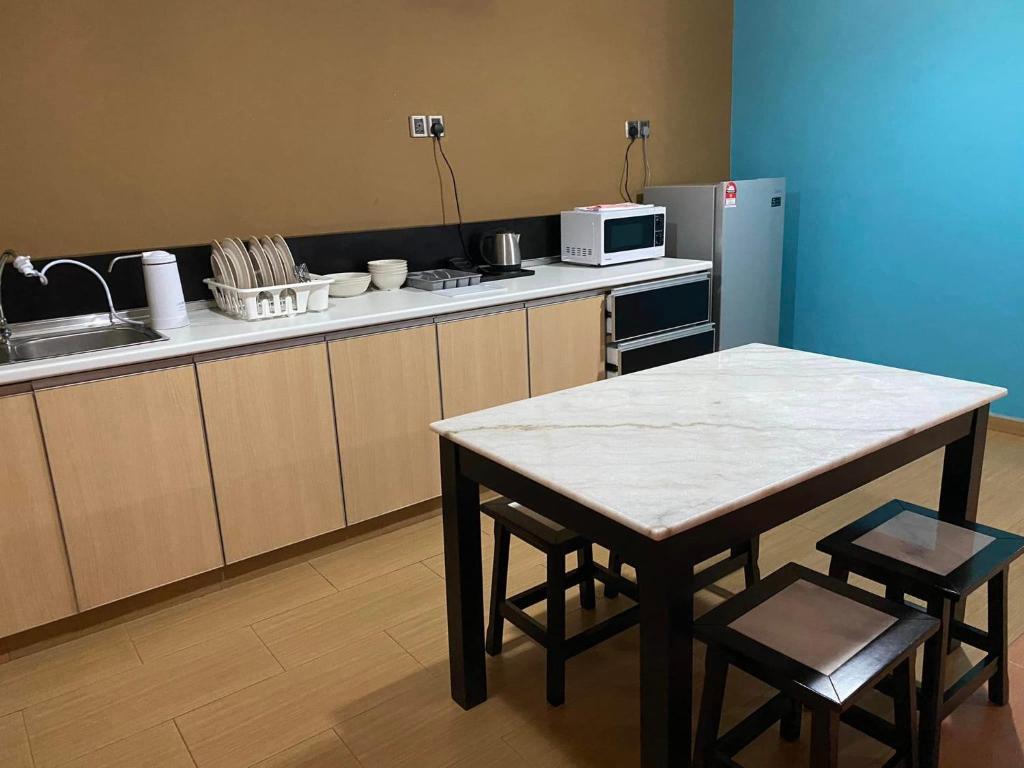 Suria Suites Apartment & Guesthouse