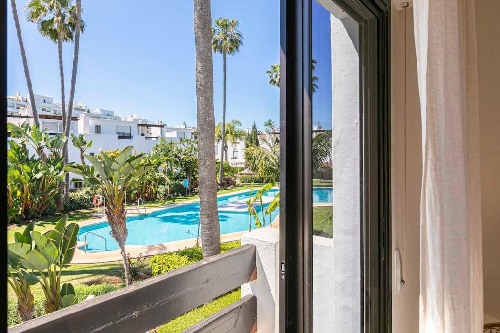MARBELLA HOME RENTALS - Beachside, 3BR Townhouse - 3