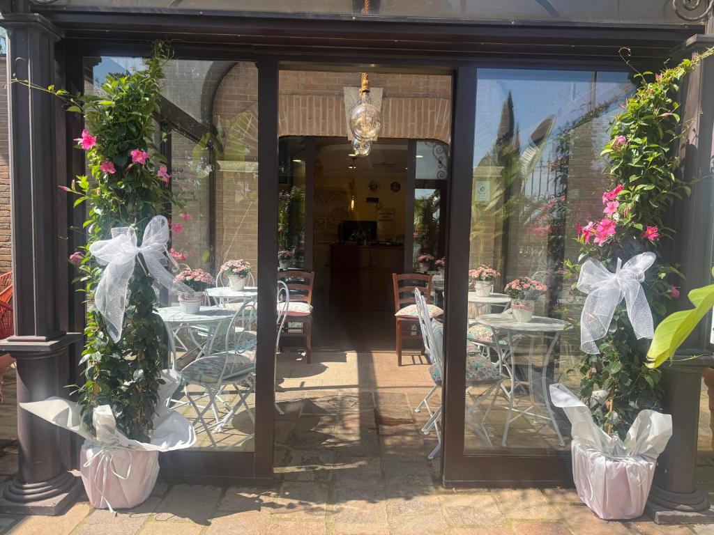 Exterior view, Euro House Inn in Rome