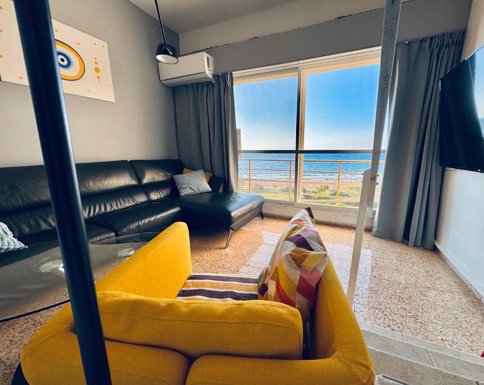 GW317 Gugel Waves Amazing Seaview Pool Apartments, Naharija