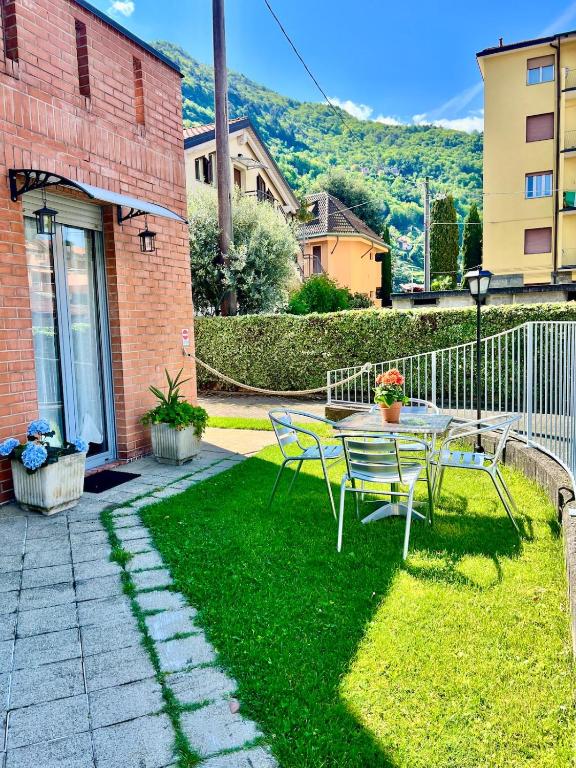 house prua a step from the lake, Bellano