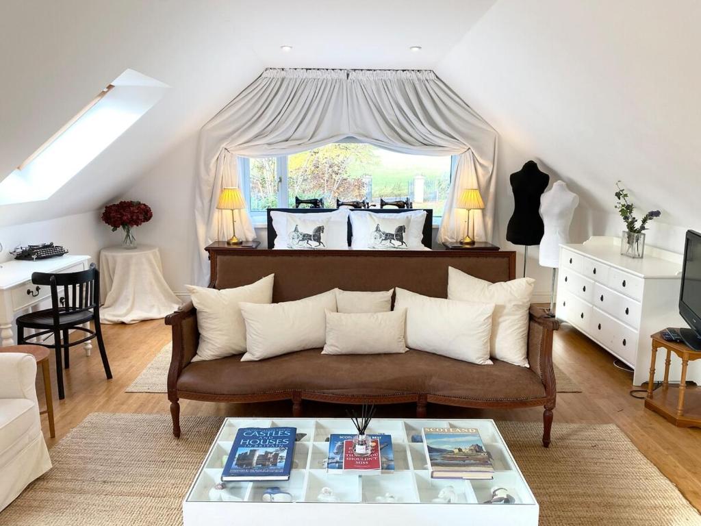 Converted Historical Stone Coach House, Glasgow