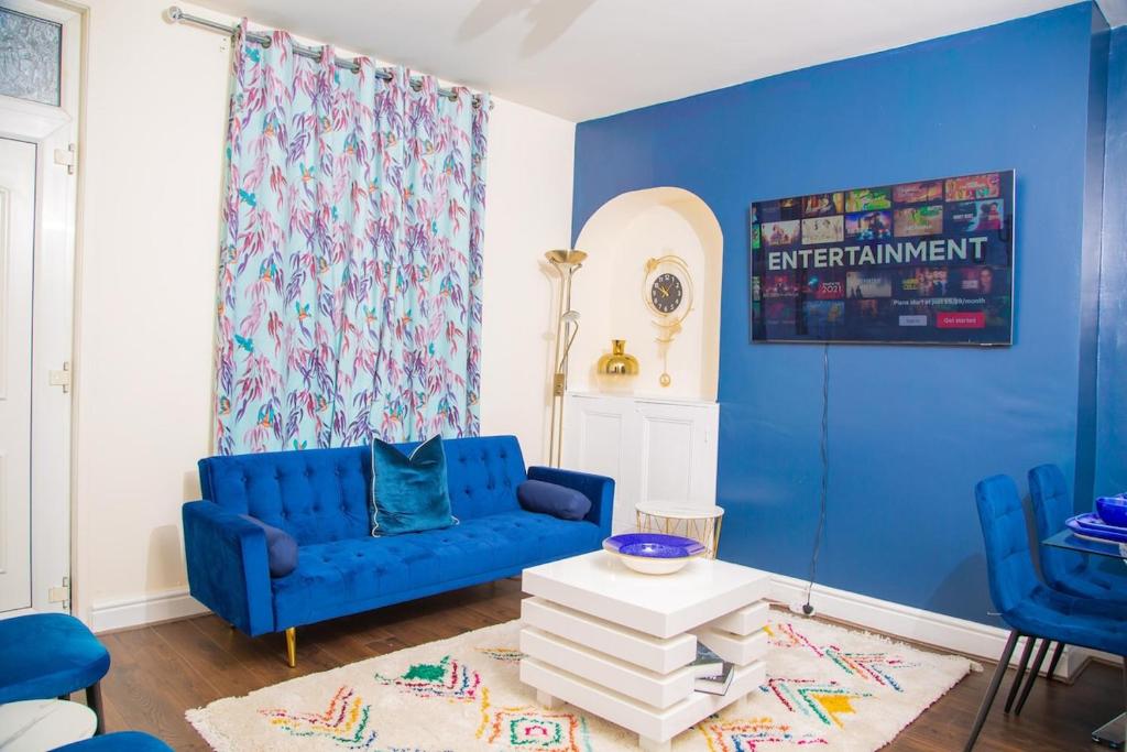 Contractors 4bed Sleeps8 Groups Spacious Parking WIFI SmartTV, Sandal and Walton