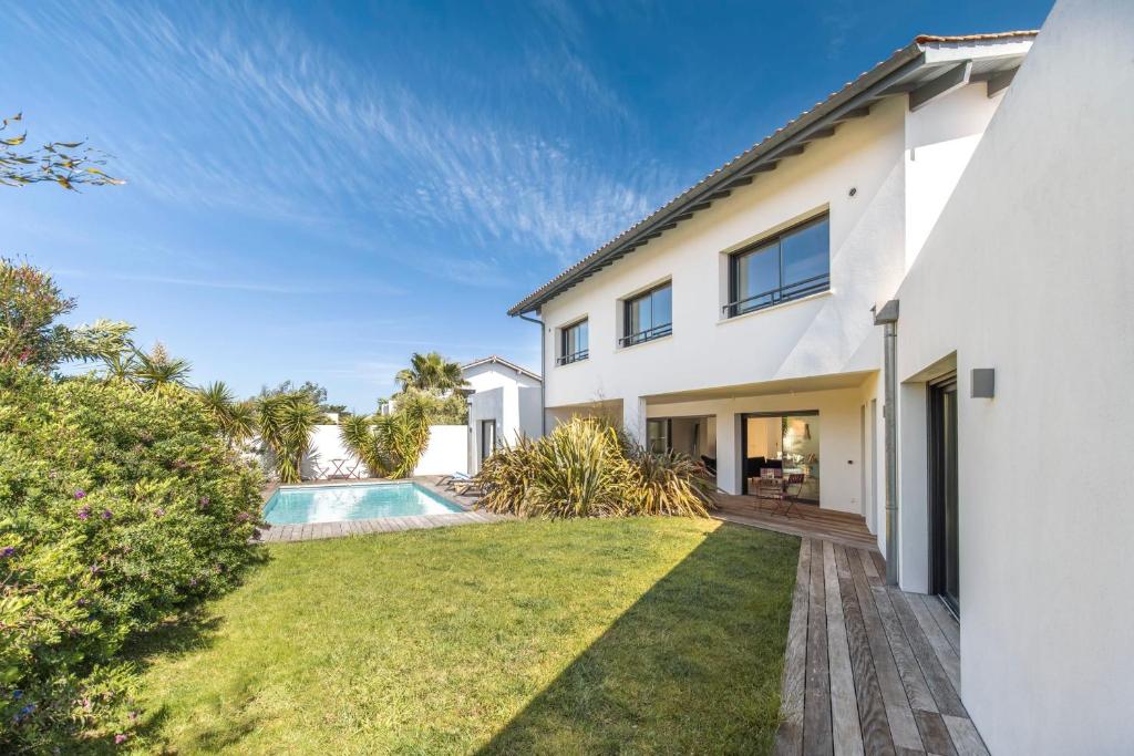 Amore - High standing contemporay villa - 2