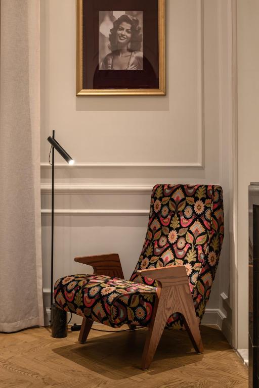 Hotel Room 4