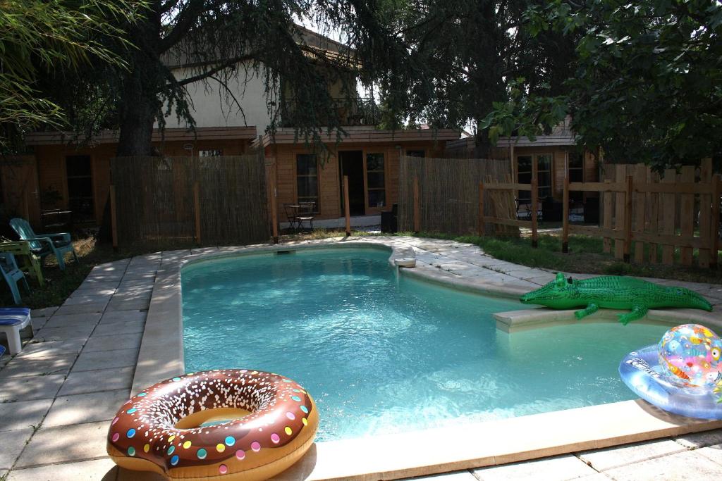 Chalet 1 en bois avec accès piscine - 1