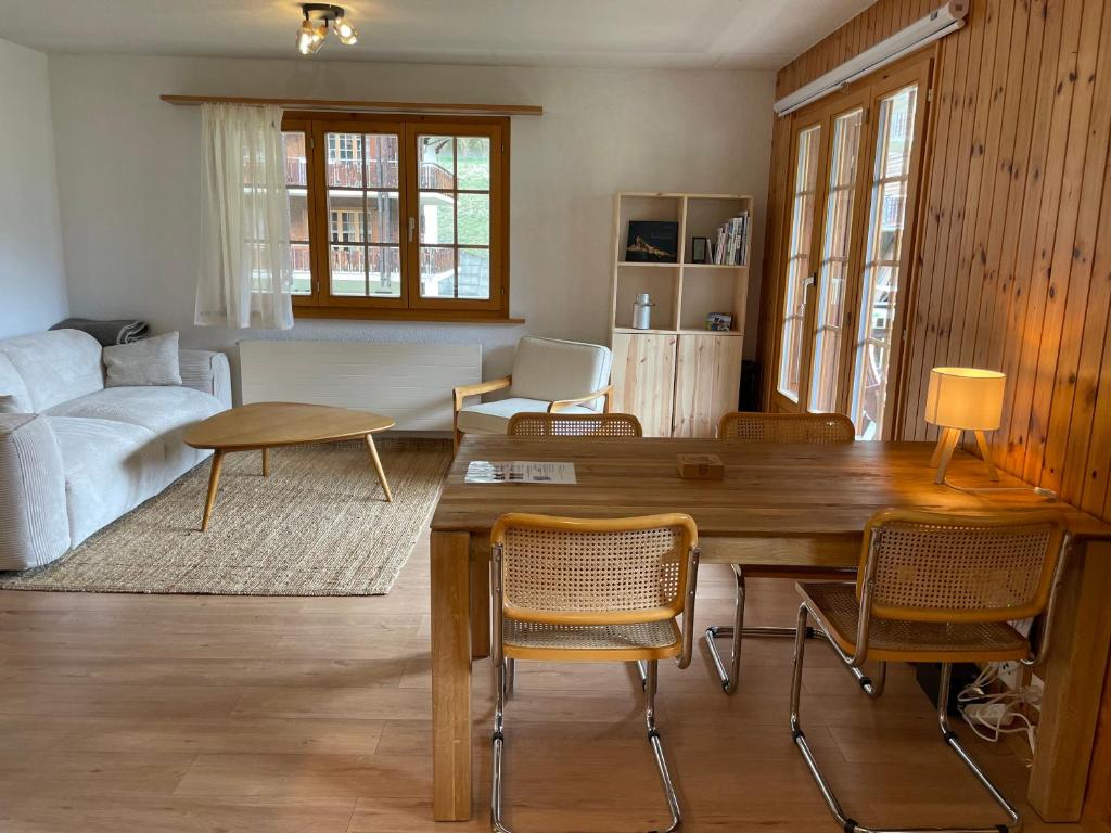 Grand appartement calme avec vue, balcon et parking couvert - 3