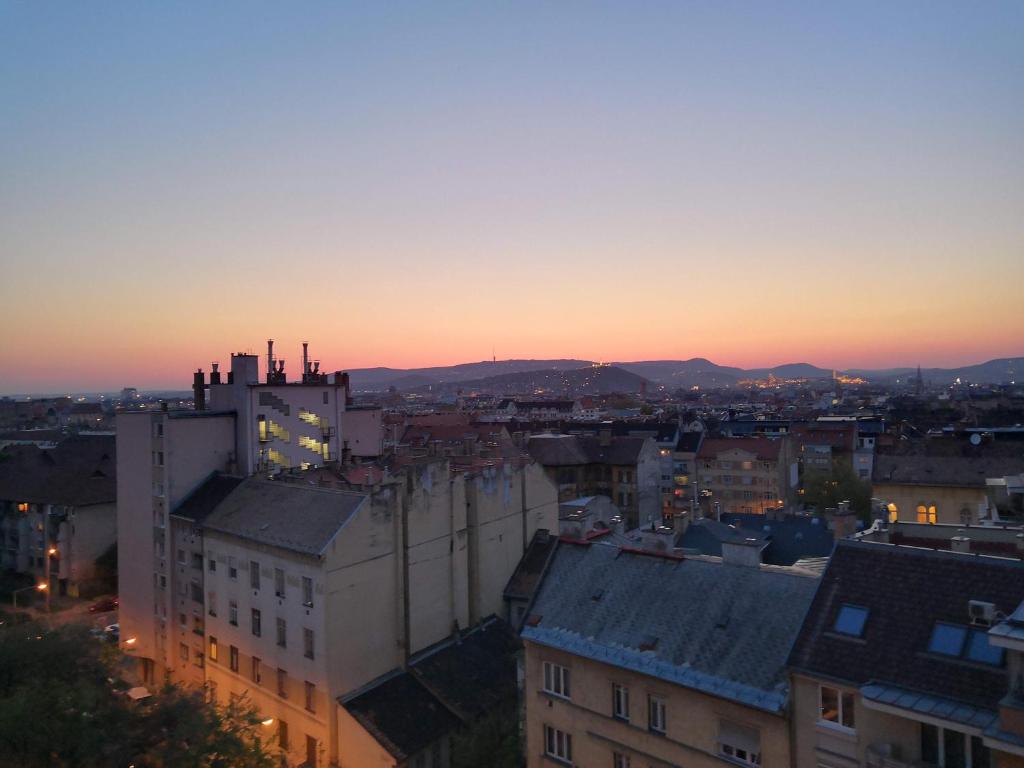 Studio with panoramic view as far as the Castle, Budapest