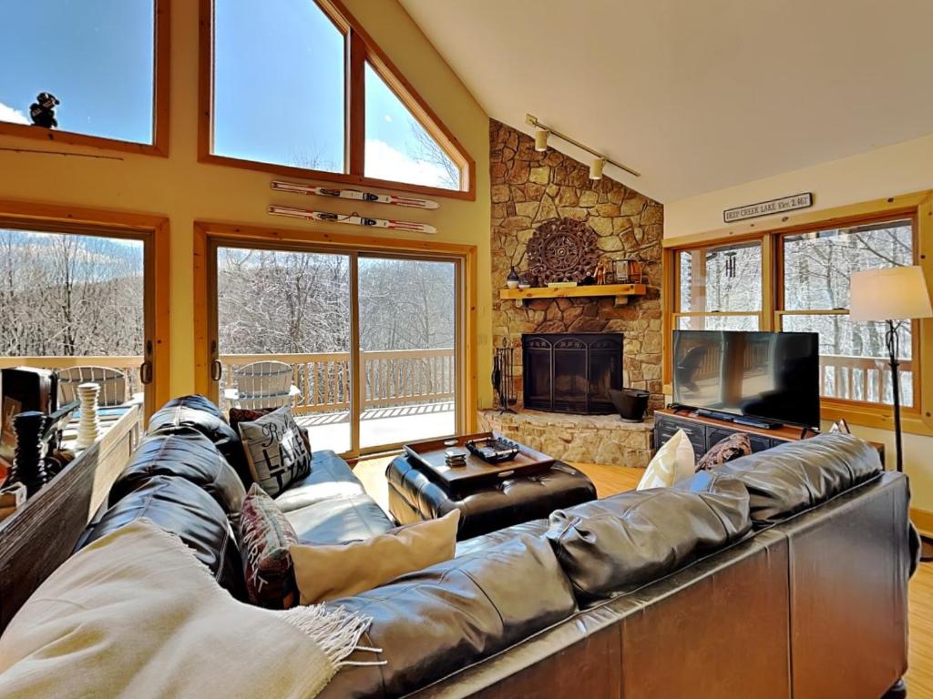 Waves, Waffles & WIFI, McHenry