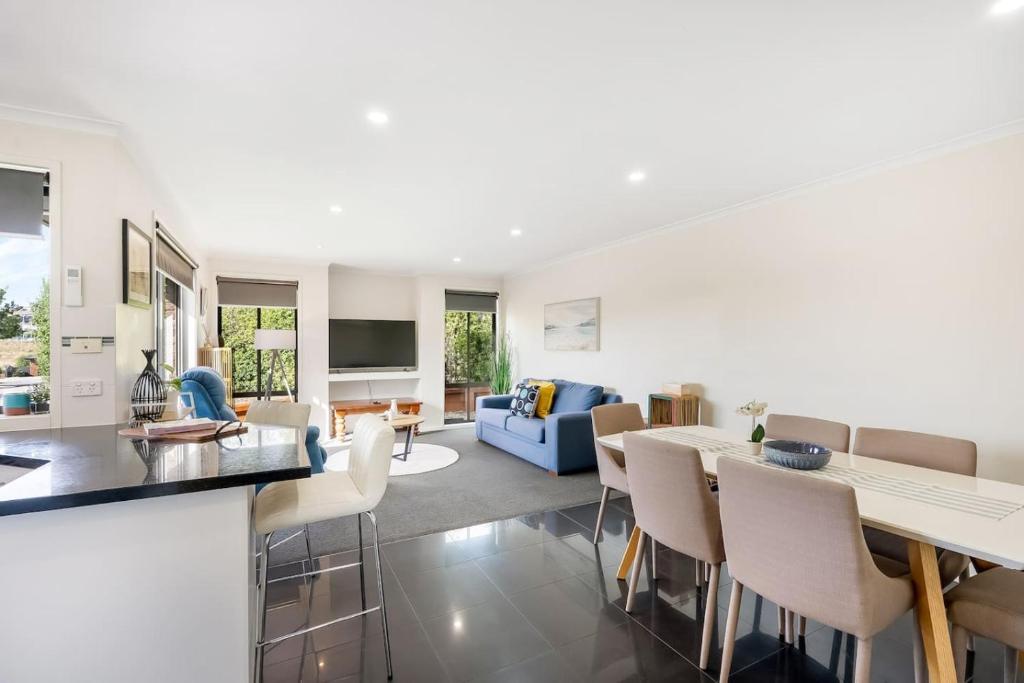 Modern and Spacious Howrah Home, Howrah