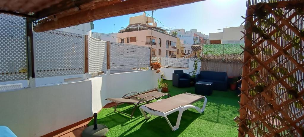 CENTER Santa Cruz, Alojamiento céntrico con gran terraza, cocina , salón y baños, todo privado - 2