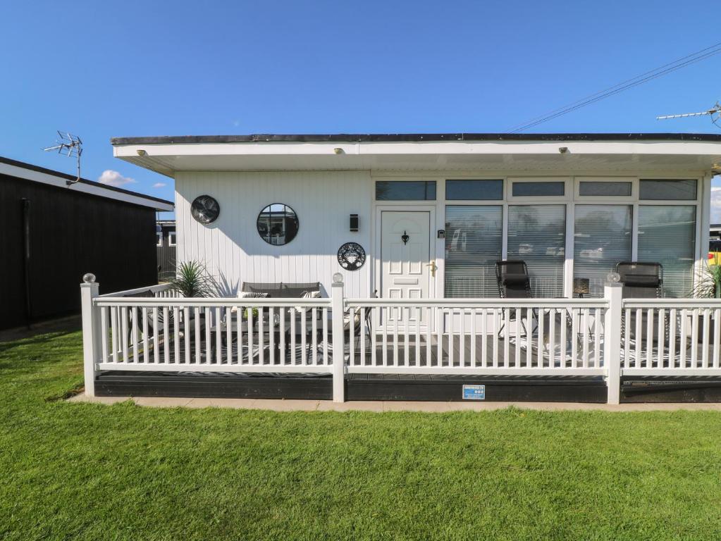 56 Cherry Park Chalet, Skegness