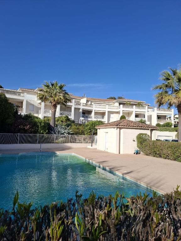 T2 RDJ La Louvière Saint Raphaël front de mer - 1