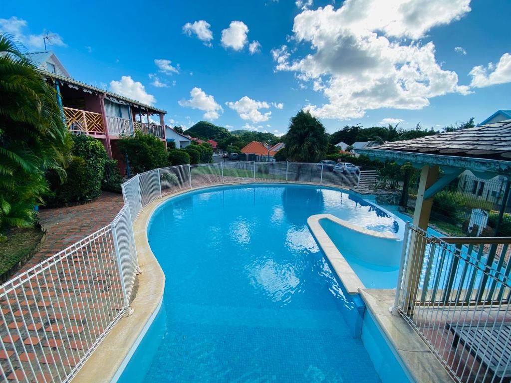 Duplex Le Colibri 2-4p confort internet piscine plage à 5min, Sainte-Anne