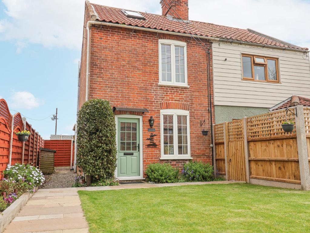 1 Rumsby Cottages, Lowestoft