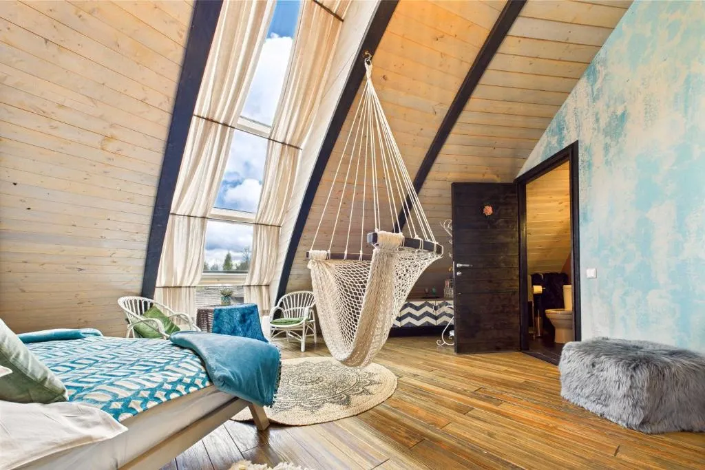 Kupolmāja Ārpus laika - Domehouse in the forest, hotel en Tīnūži