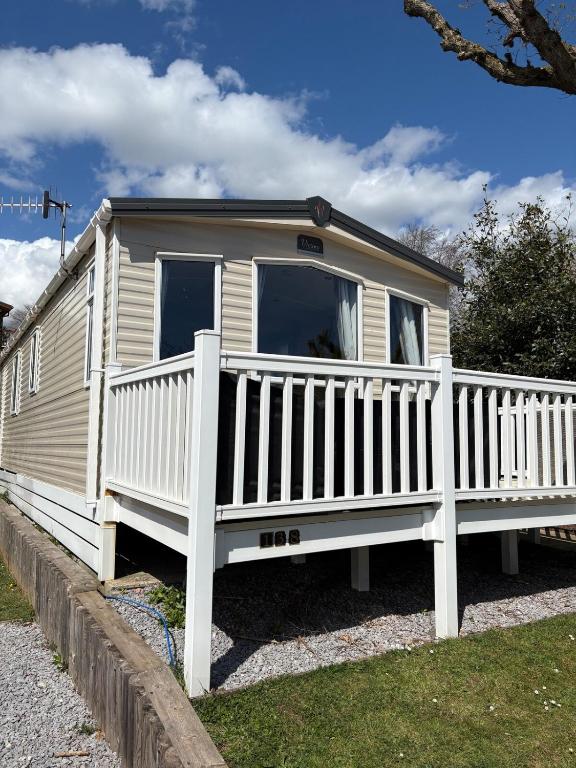 Ladram Bay, 2 Bedroom, Pet Friendly, Wi-Fi, Sleeps 6, Otterton