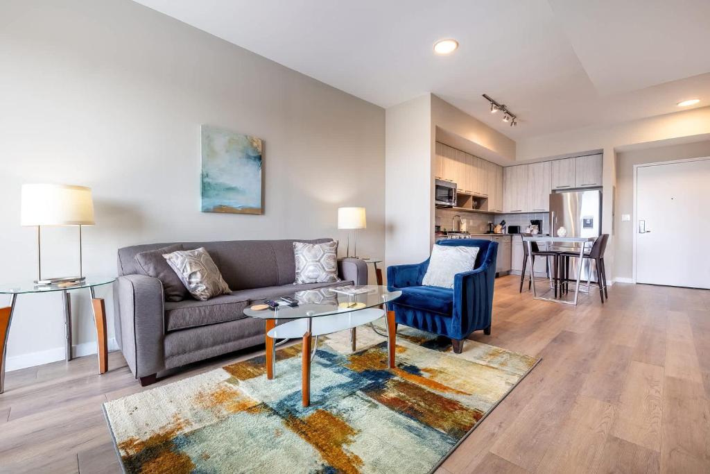 Modern Apt with Harbor Views, South End