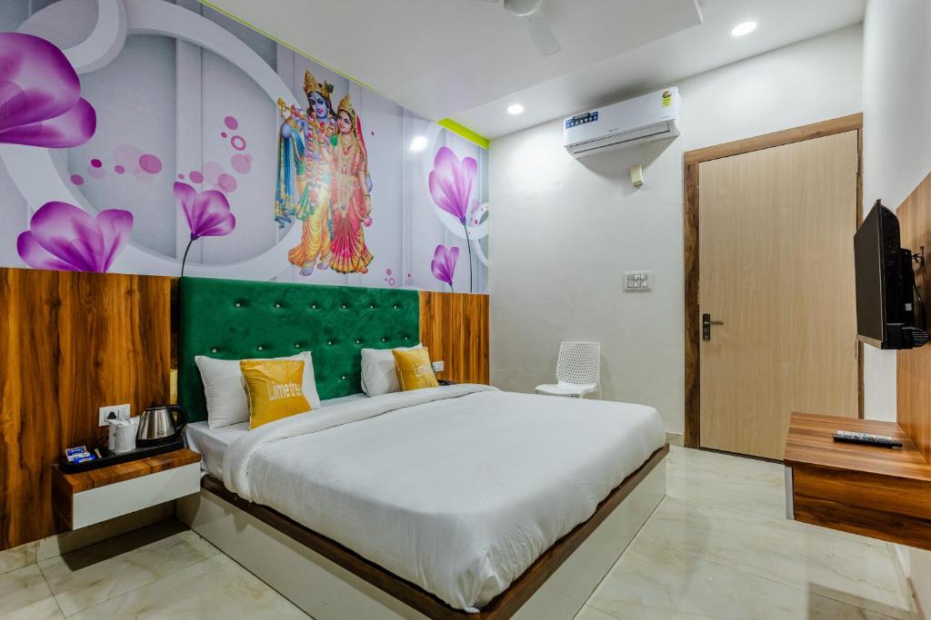 Lime Tree Hotel Vrindavan Near #BankeBihari #PremMandir #ChaarDham, Vrindavan