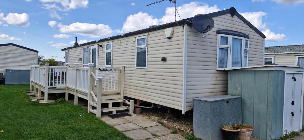 Mollie's Den, Waterside Leisure Park, Ingoldmells - pet-friendly stay