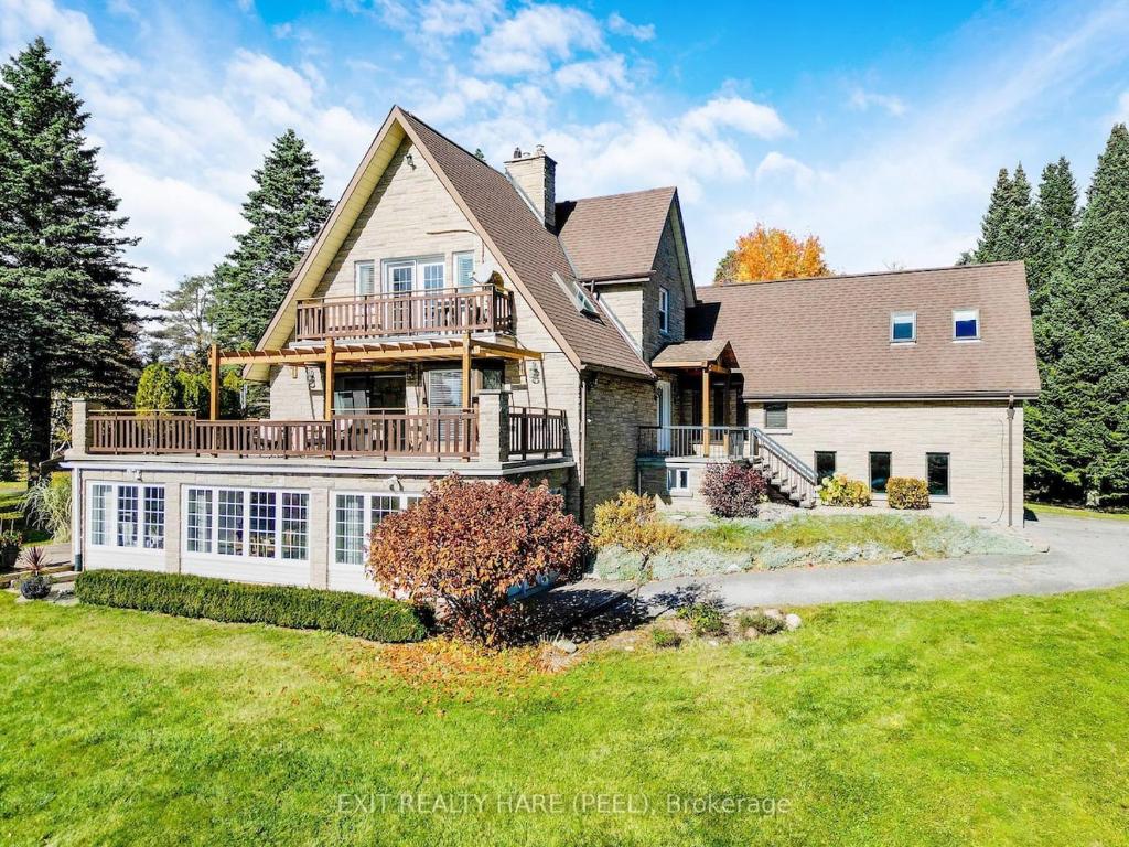 Mono Farmhouse, Caledon