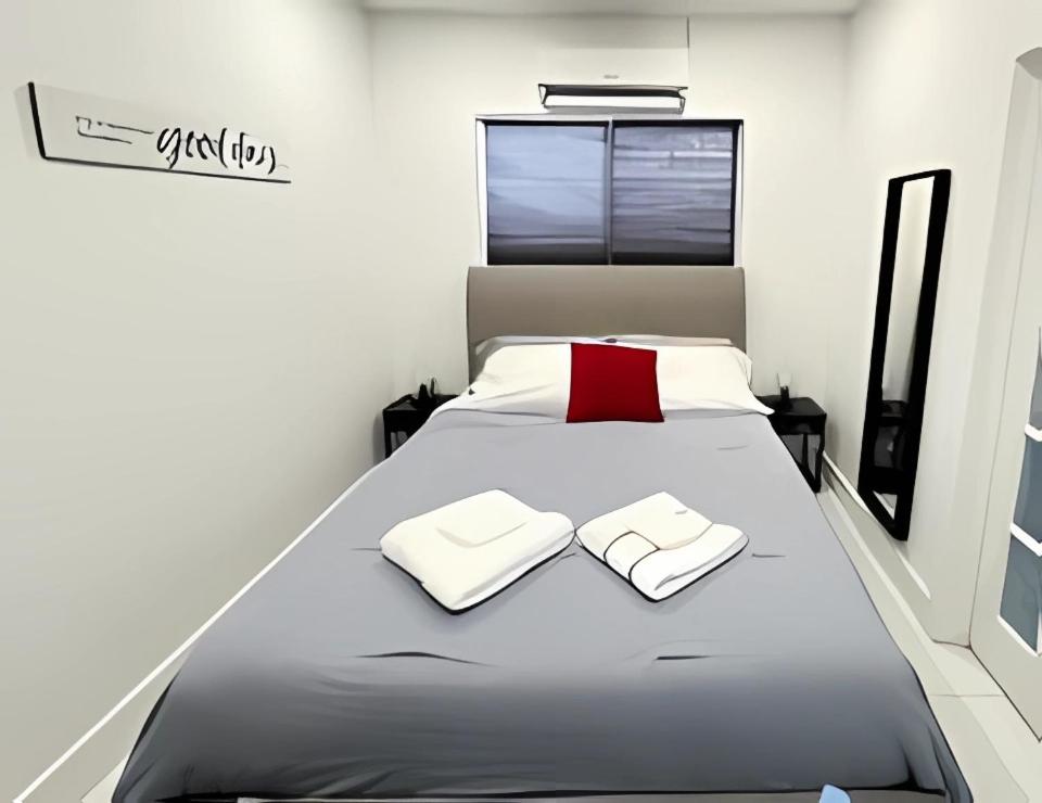 Pretty Private Room, near the Airport - Free parking - 01, Miami