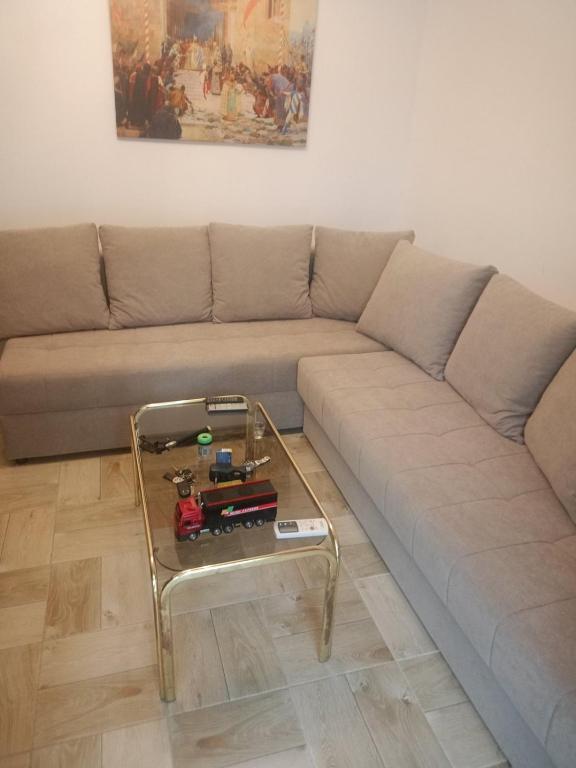 Mia apartments in Petrovac near the sea - 1