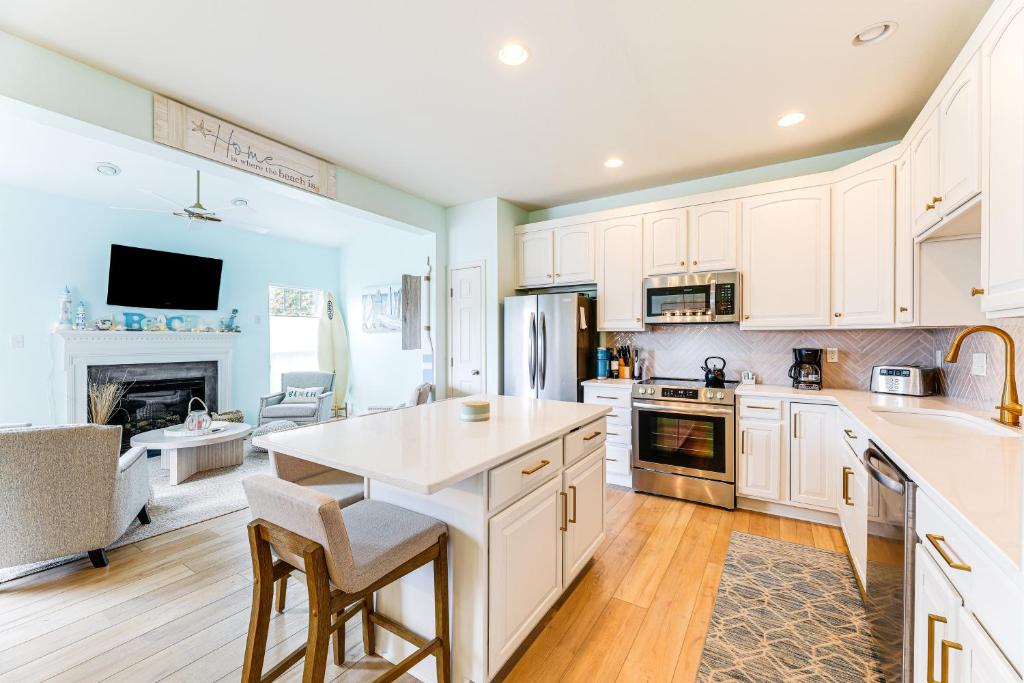 Bikes, Kayaks, Pool Getaway 3 Mi to Bethany Beach, Millville